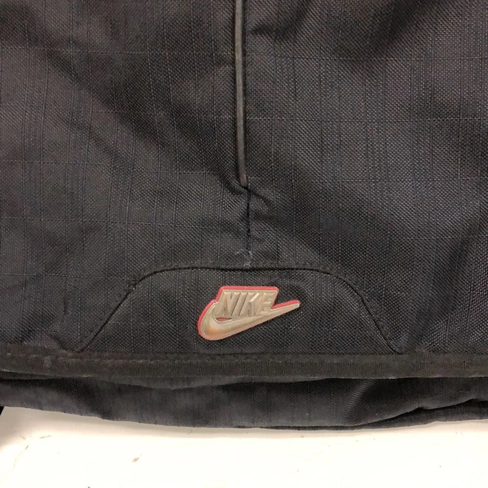 Nike messenger bag‎ 12” x 12” x 6” laptop bag *read
